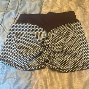 Make your booty look cute with these workout shorts with tummy control.